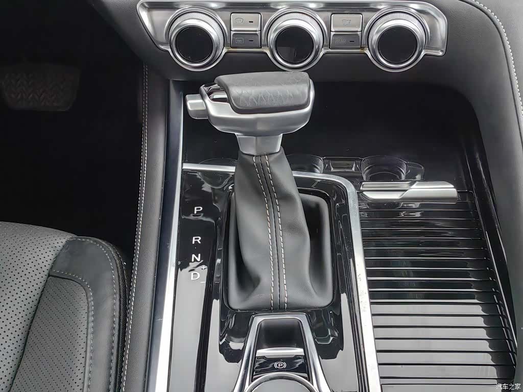 Changan CS95, 2020 13