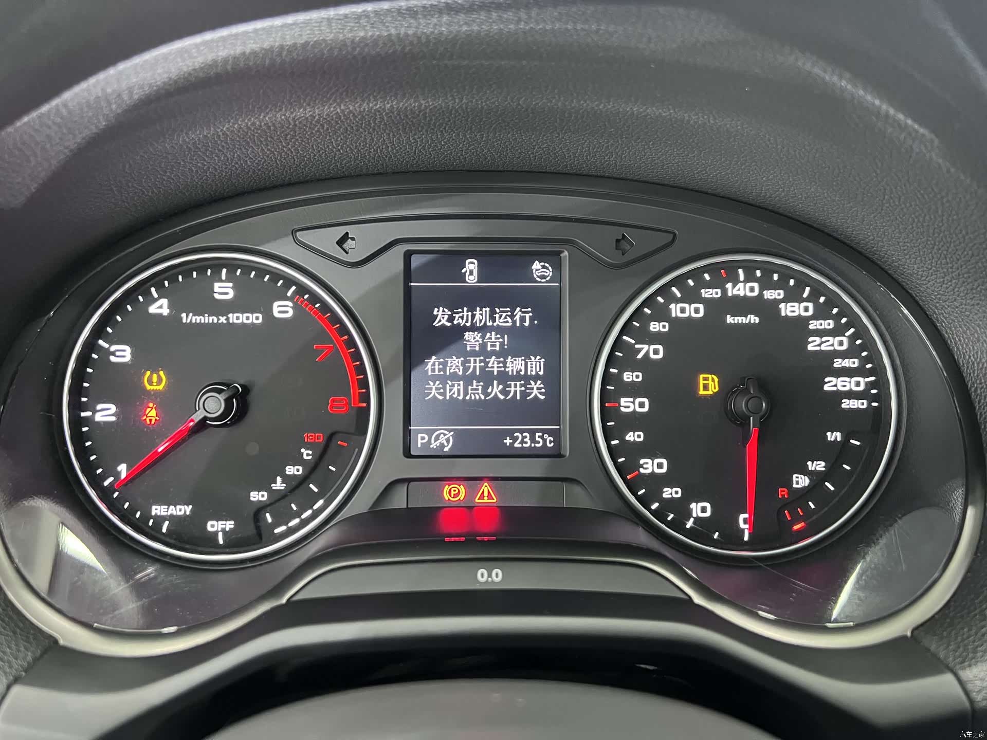 Audi Q2L, 2023 10