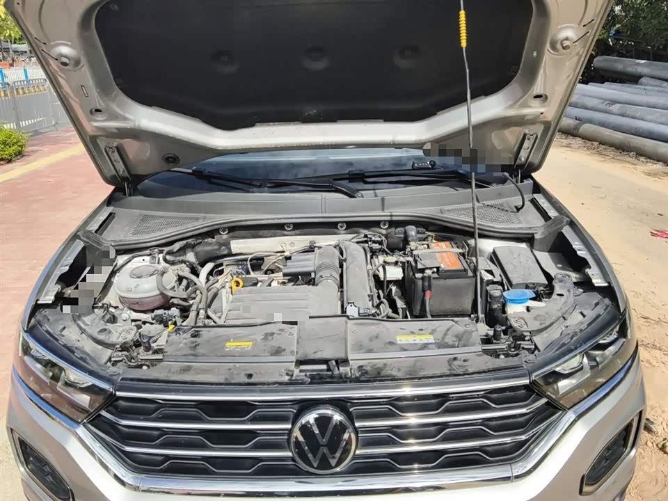 Volkswagen T-ROC exploring Songs