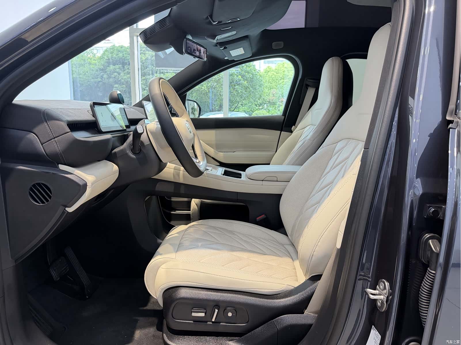 NIO EC6, 2025 14