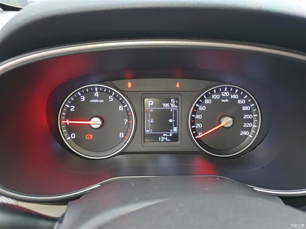 Kia KX3, 2016 11