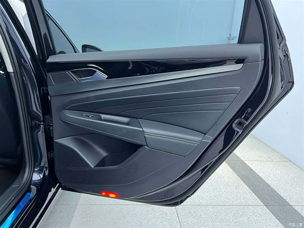 Volkswagen Passat, 2026 25