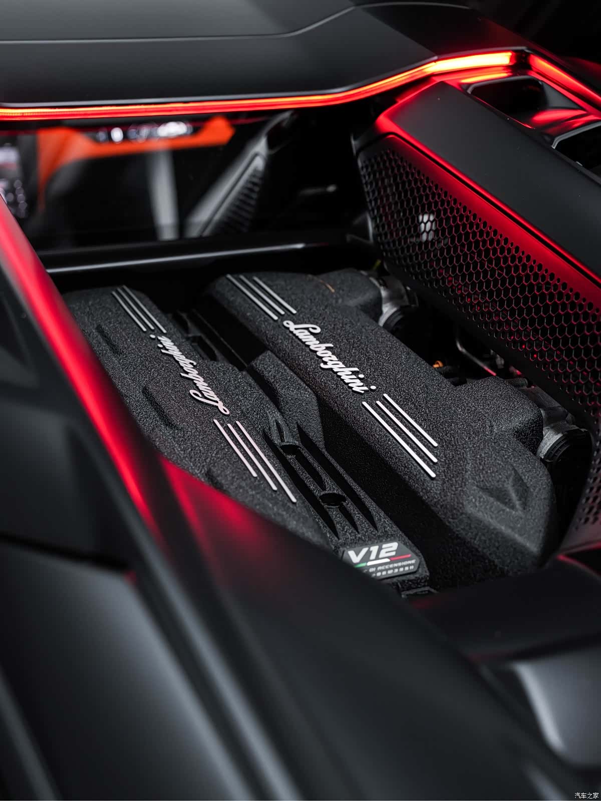 Lamborghini Revuelto, 2025 15