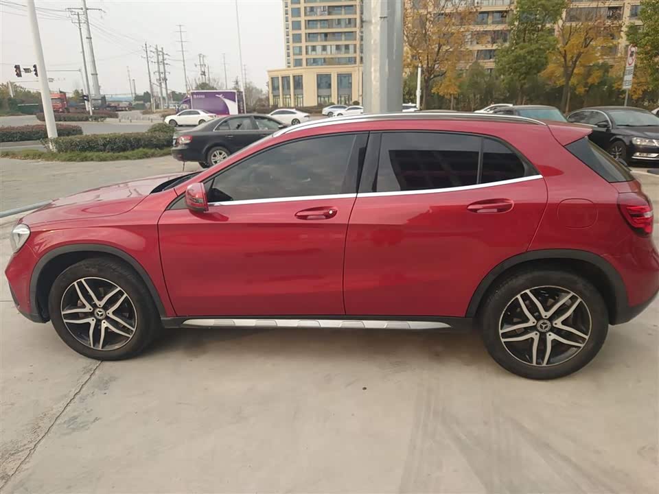 Mercedes-Benz GLA