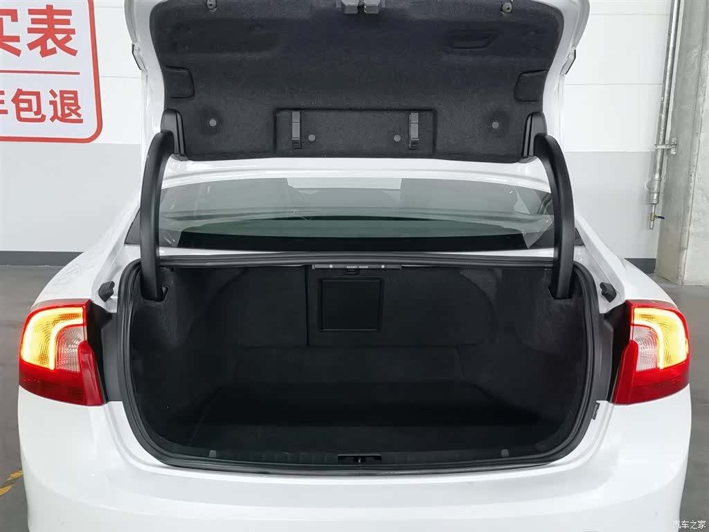 Volvo S60, 2015 16