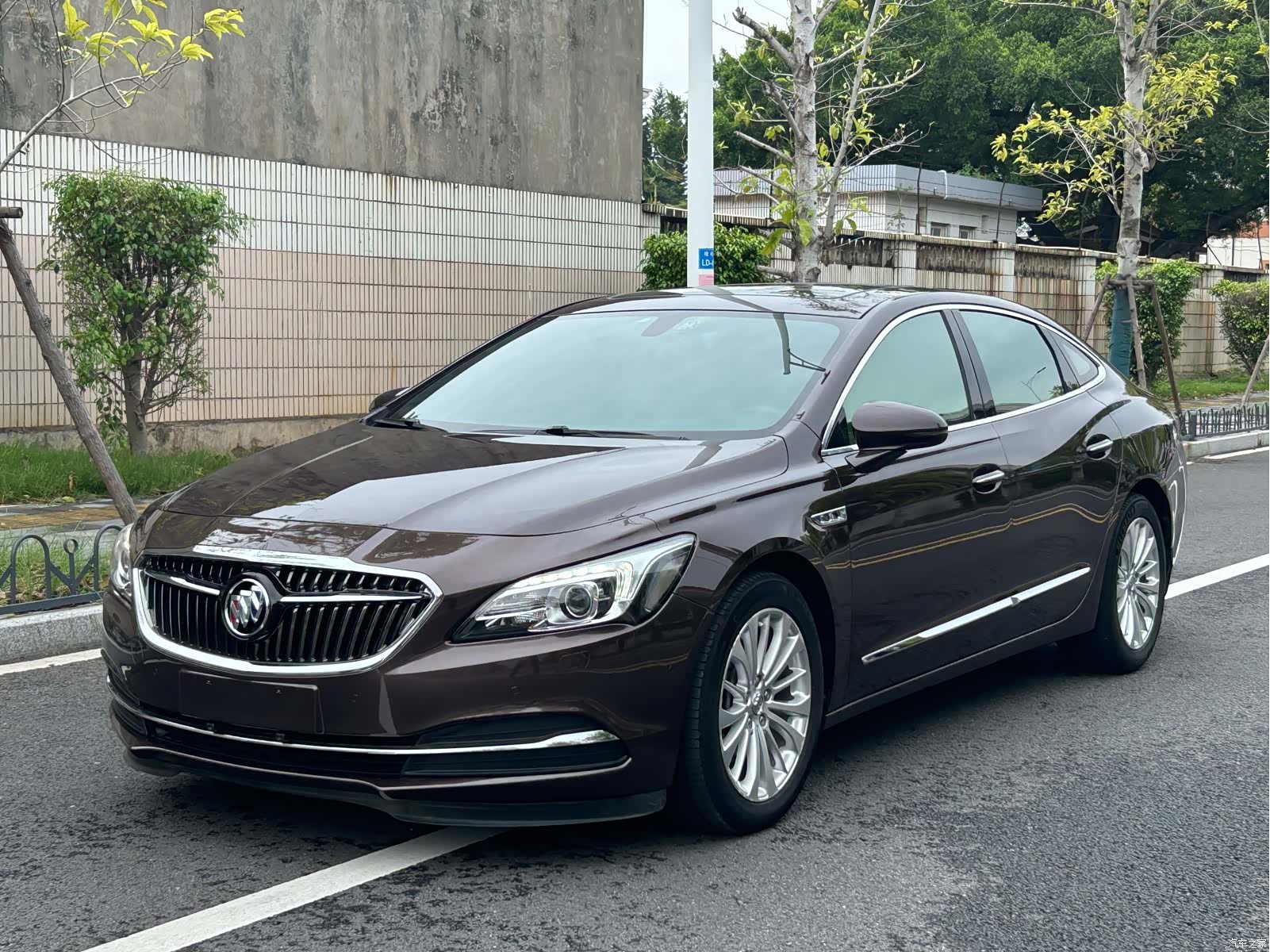 Buick LaCrosse, 2017 1