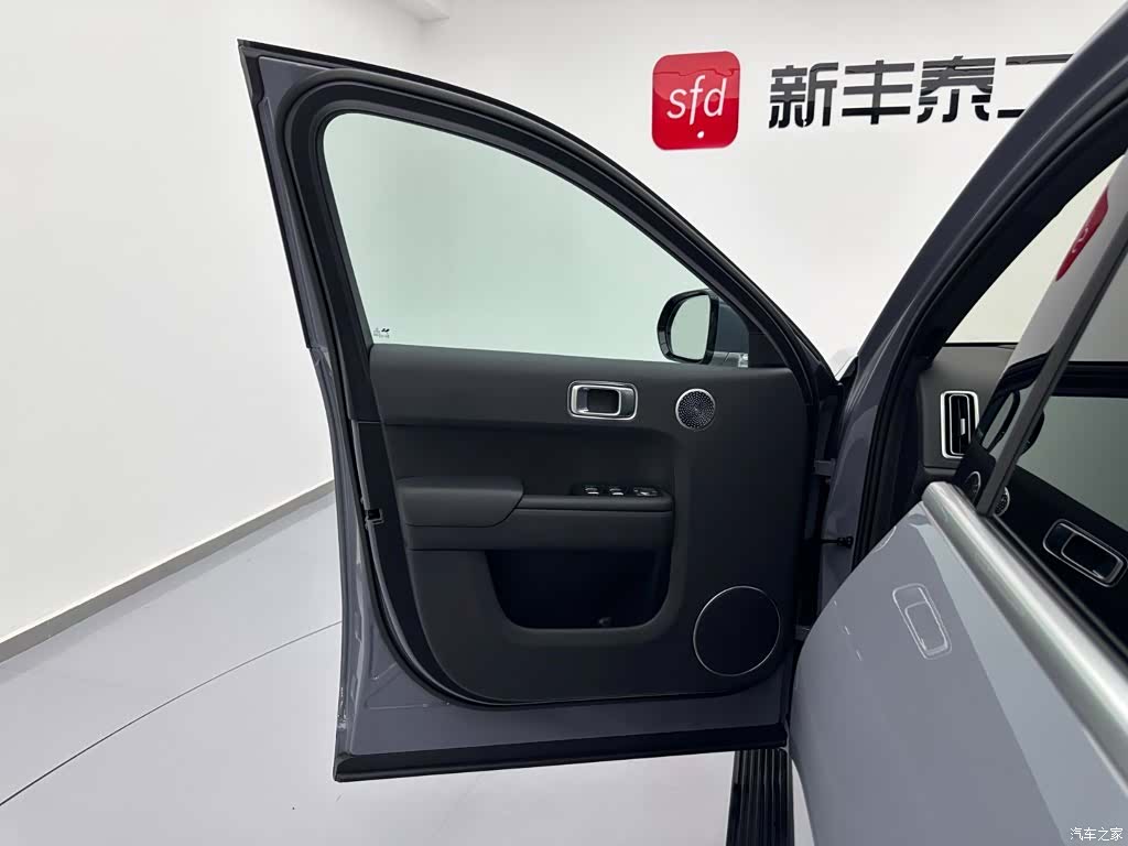 Li Auto L8, 2025 8