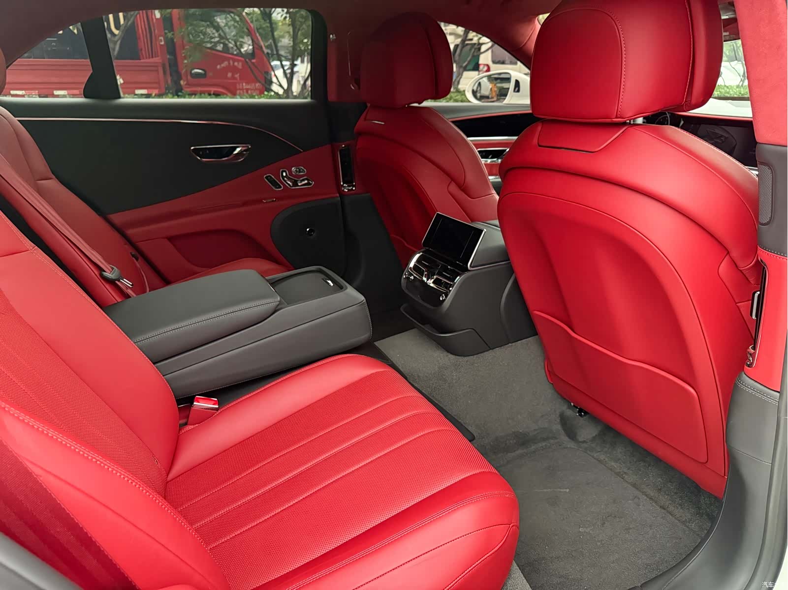 Bentley Flying Spur, 2021 16