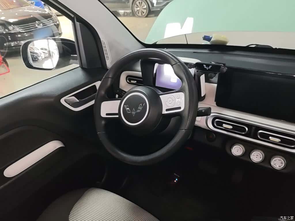 Wuling MINIEV, 2024 11