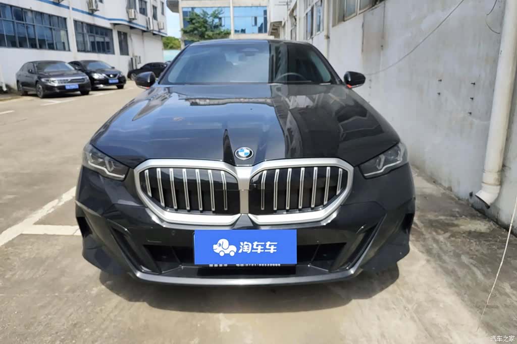 BMW 5 Series, 2026 2