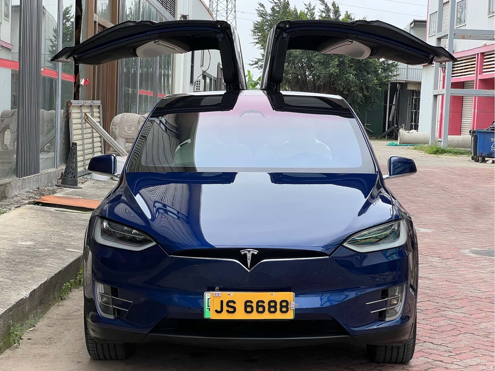 Tesla Model X, 2017 2