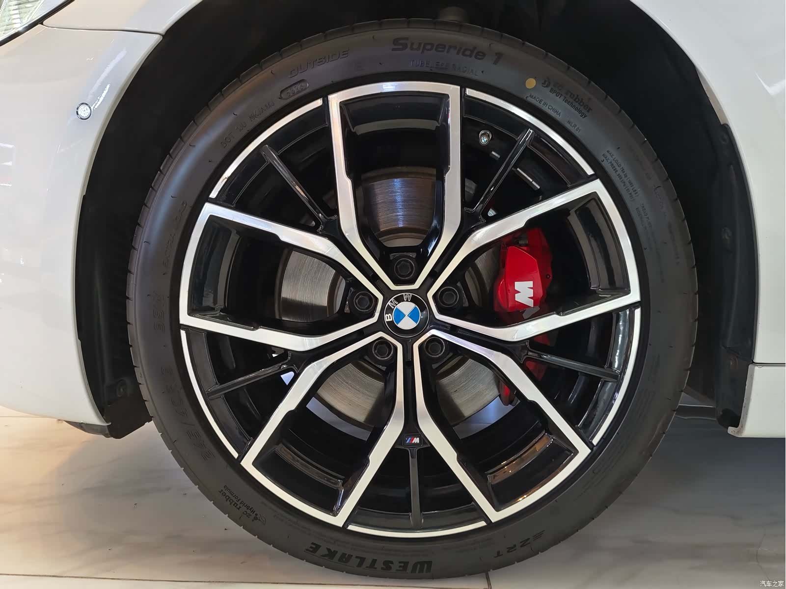 BMW 5 Series, 2021 24