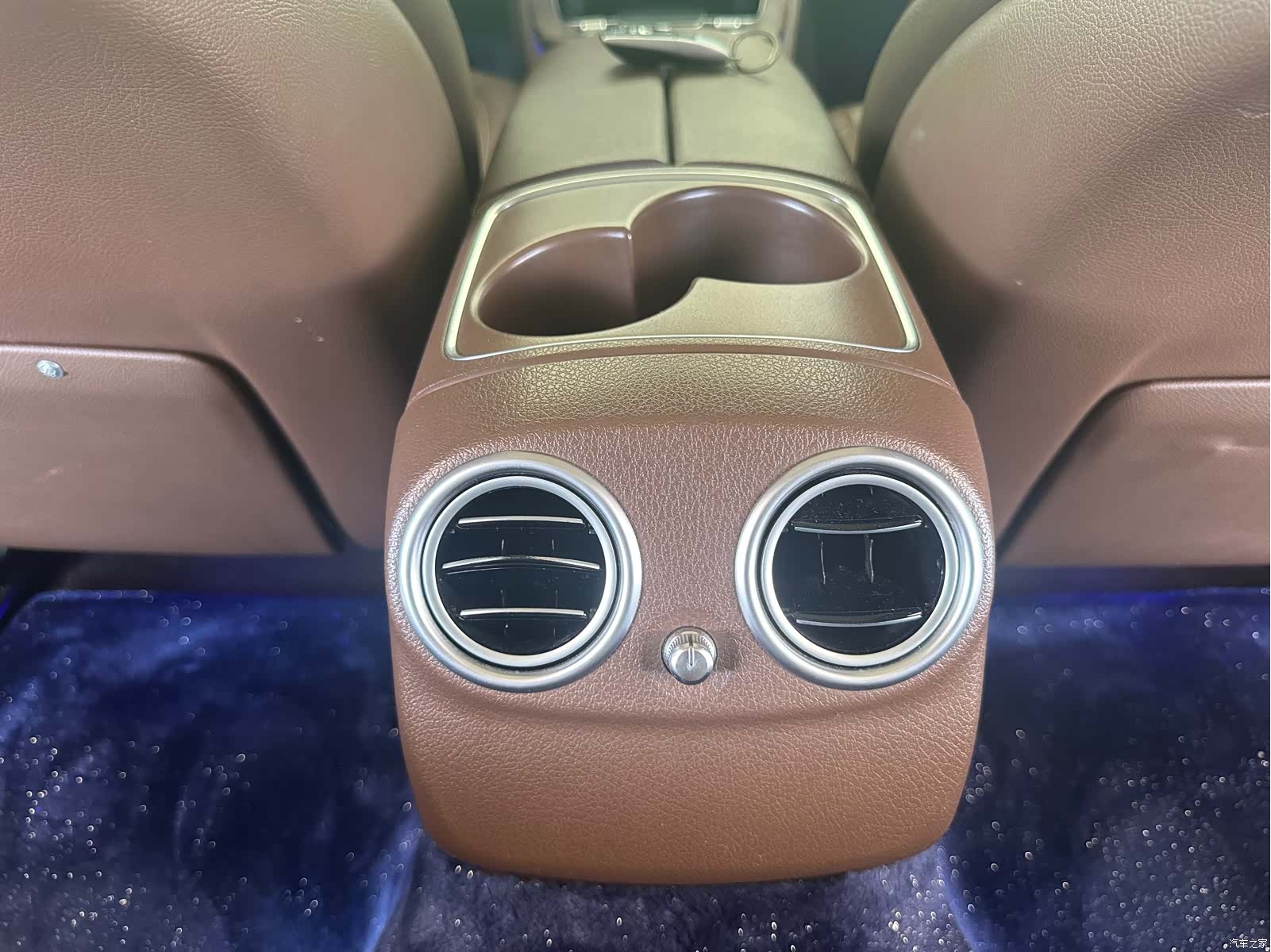 Mercedes-Benz E-Class, 2020 28