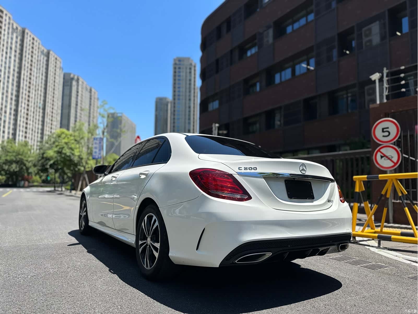 Mercedes-Benz C-Class, 2015 28
