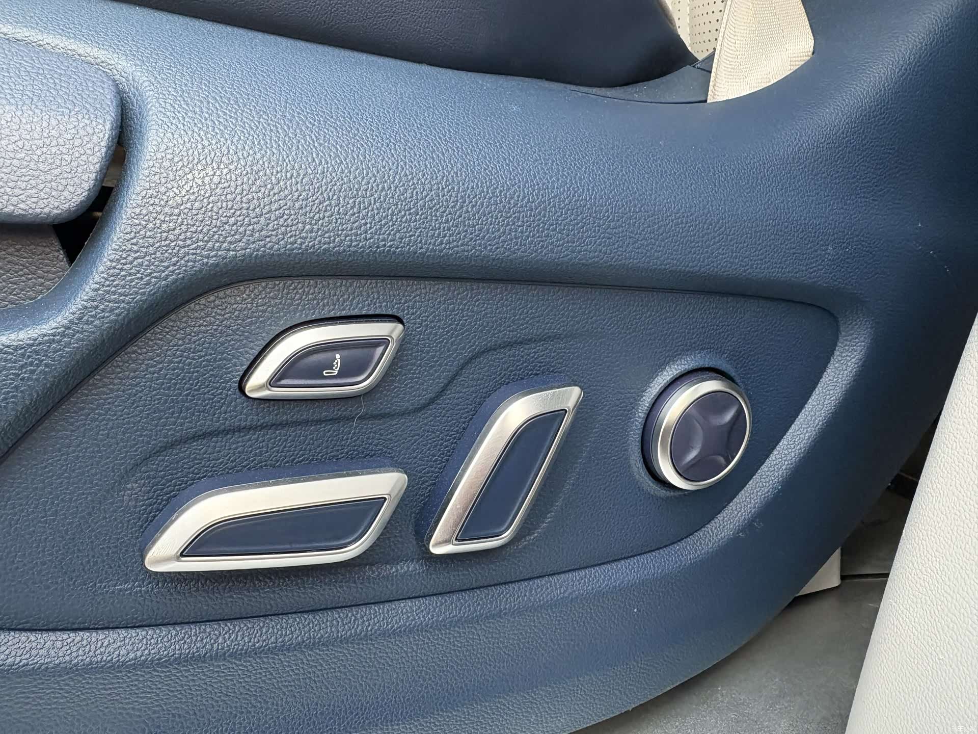 Roewe iMAX8, 2021 21
