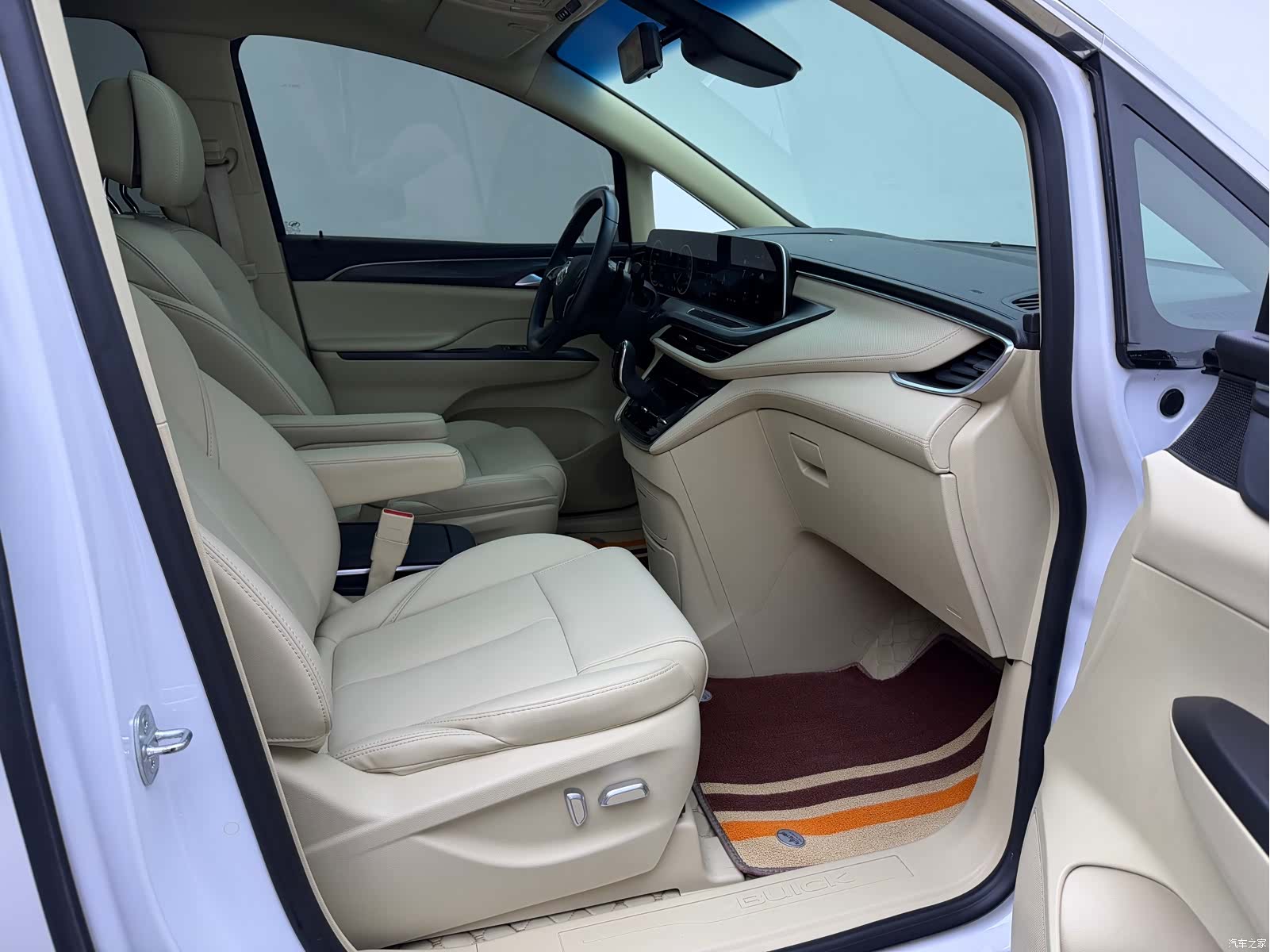 Buick GL8, 2023 9