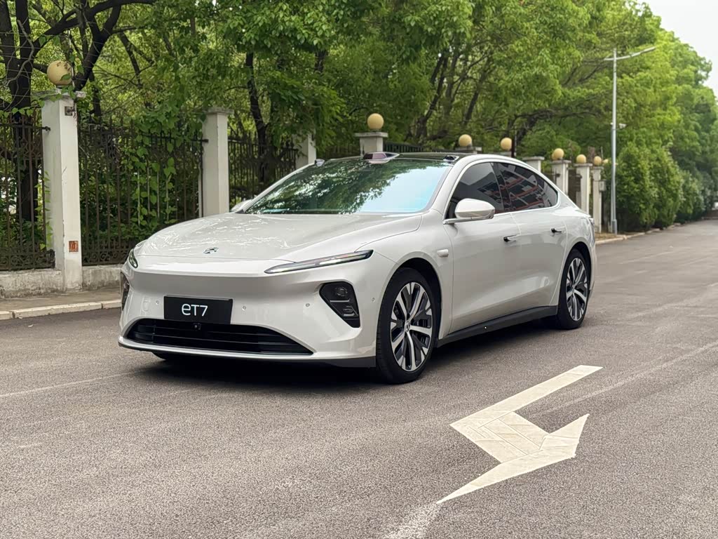NIO ET7