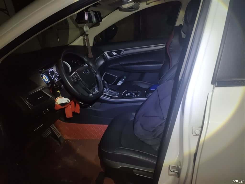 Geely Emgrand, 2018 13