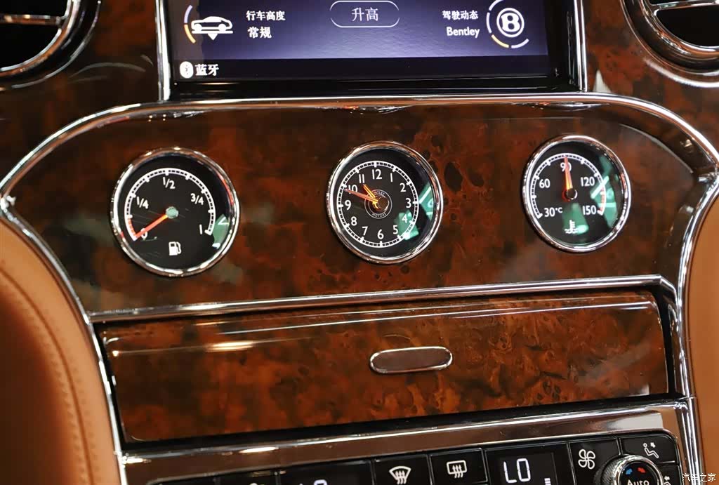 Bentley Mulsanne, 2018 15