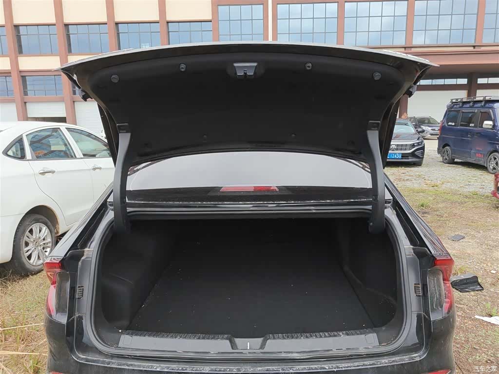 Wuling Starlight, 2024 15