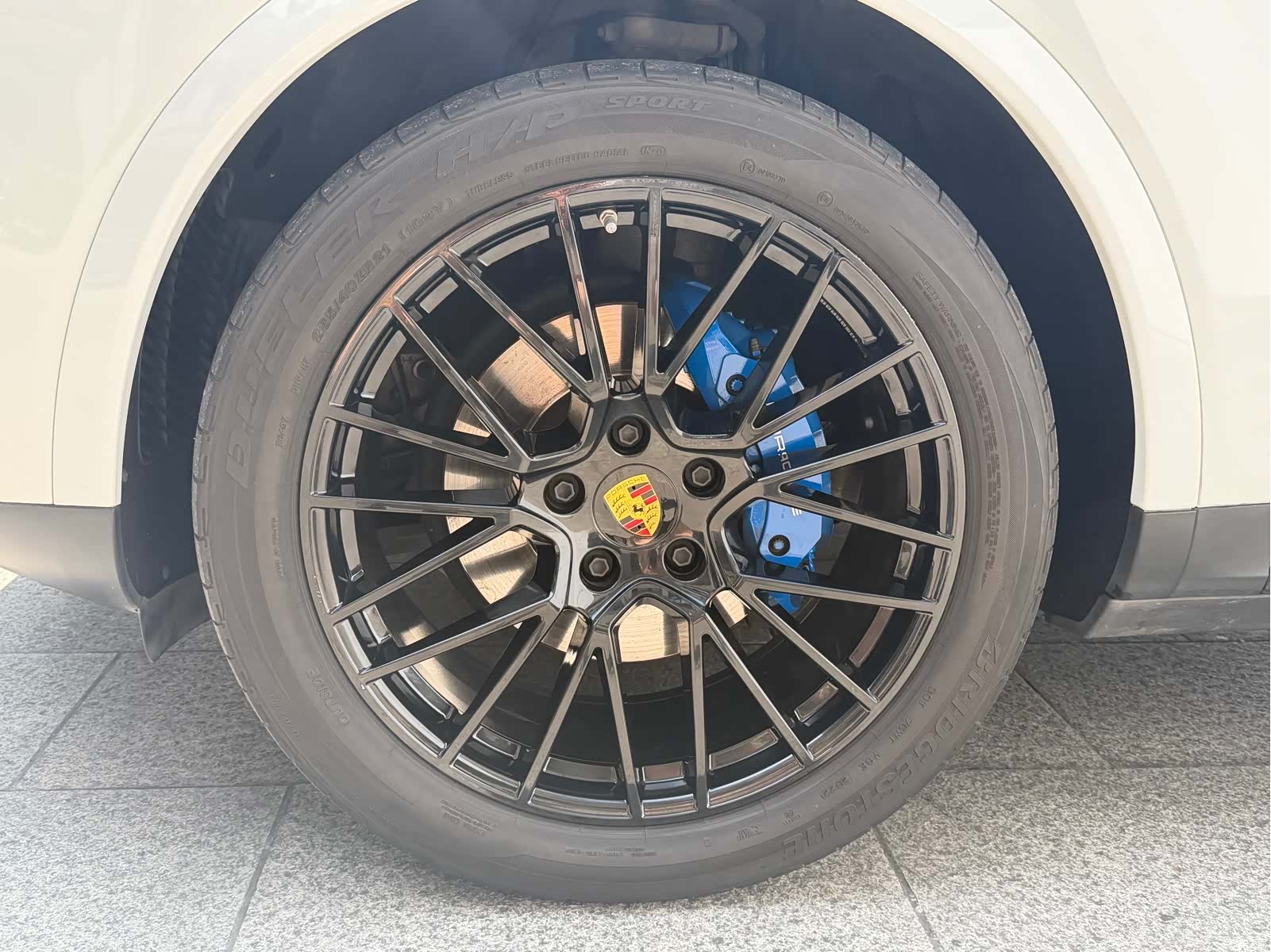 Porsche Cayenne, 2023 все фото