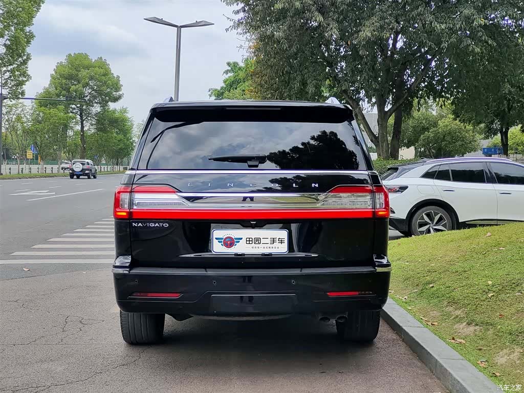 Lincoln Navigator, 2021 все фото