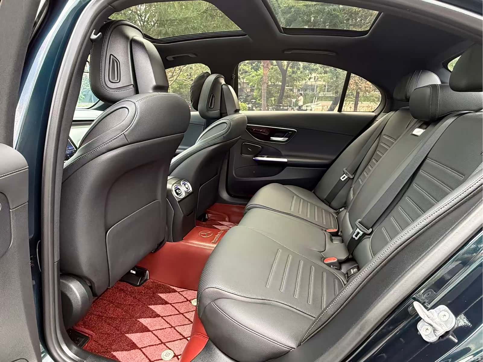 Mercedes-Benz C-Class, 2024 9