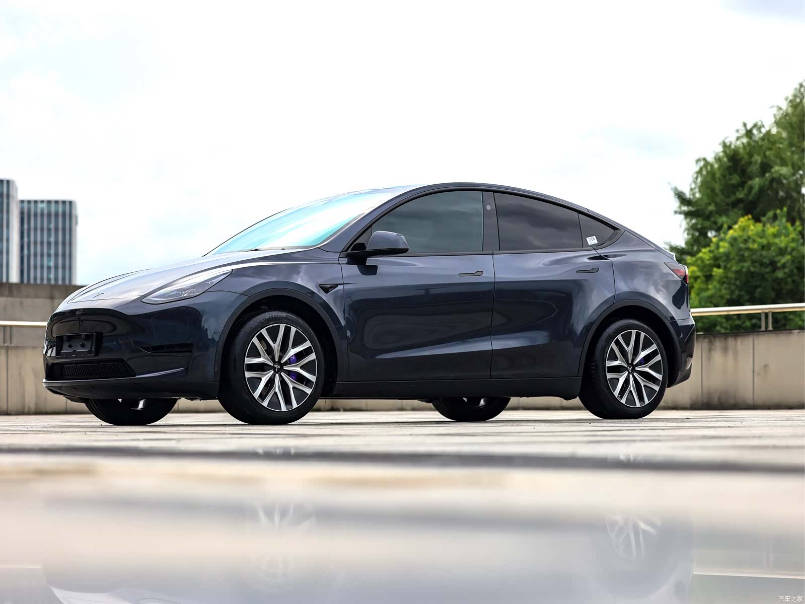 Tesla Model Y, 2024 1