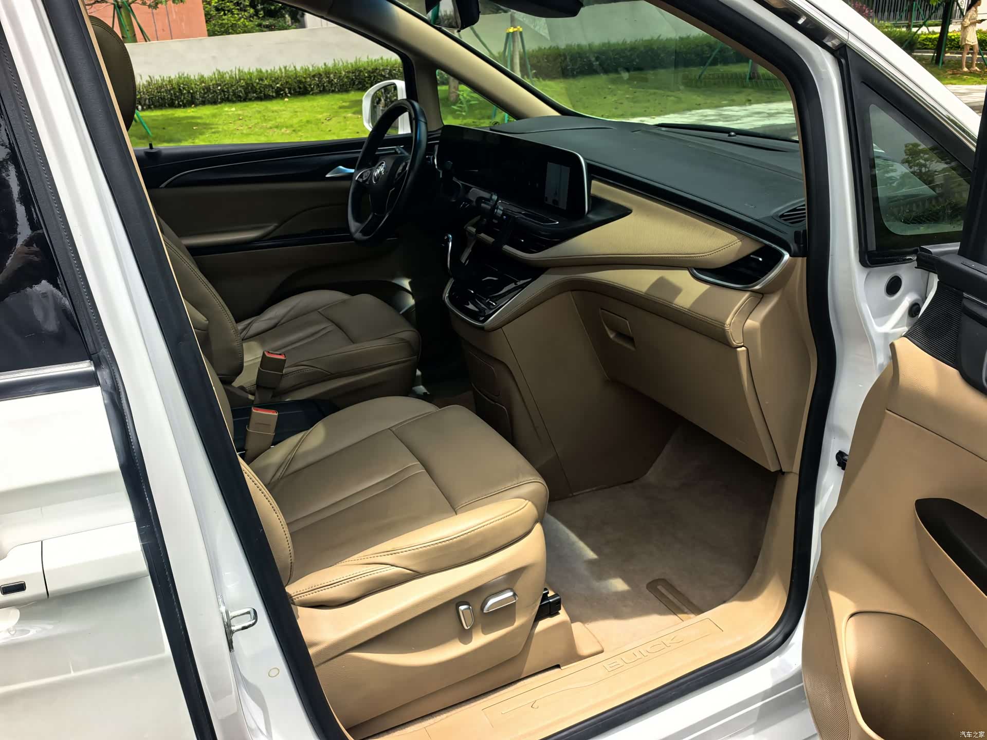 Buick GL8, 2021 11