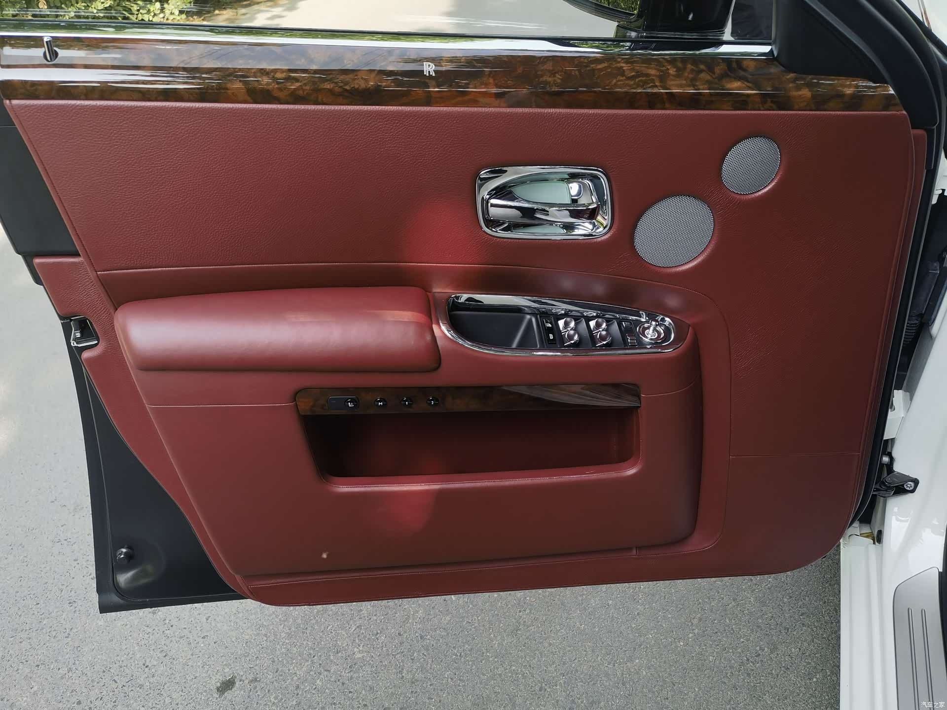 Rolls-Royce Ghost, 2017 11