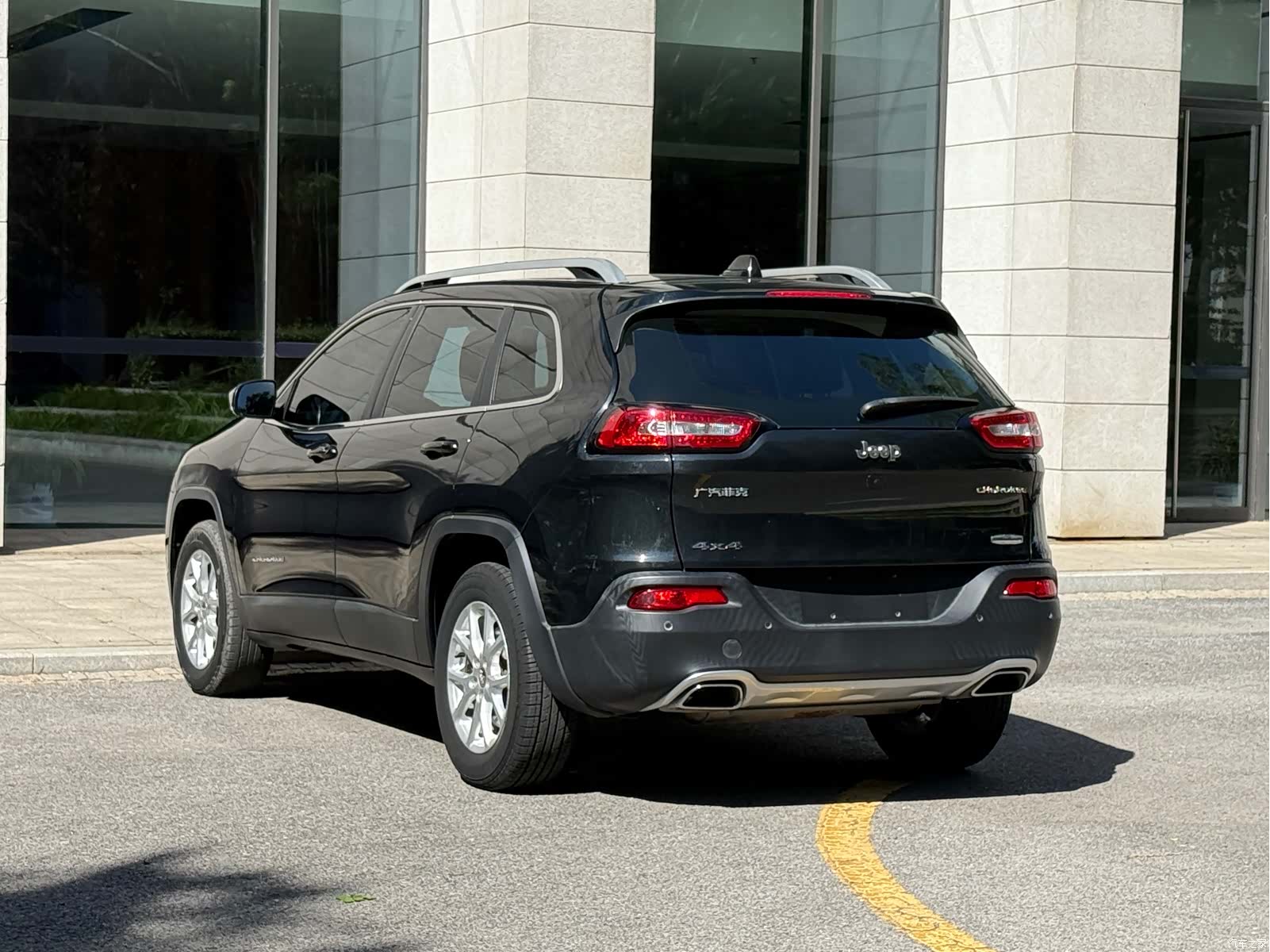 Jeep Cherokee, 2016 18