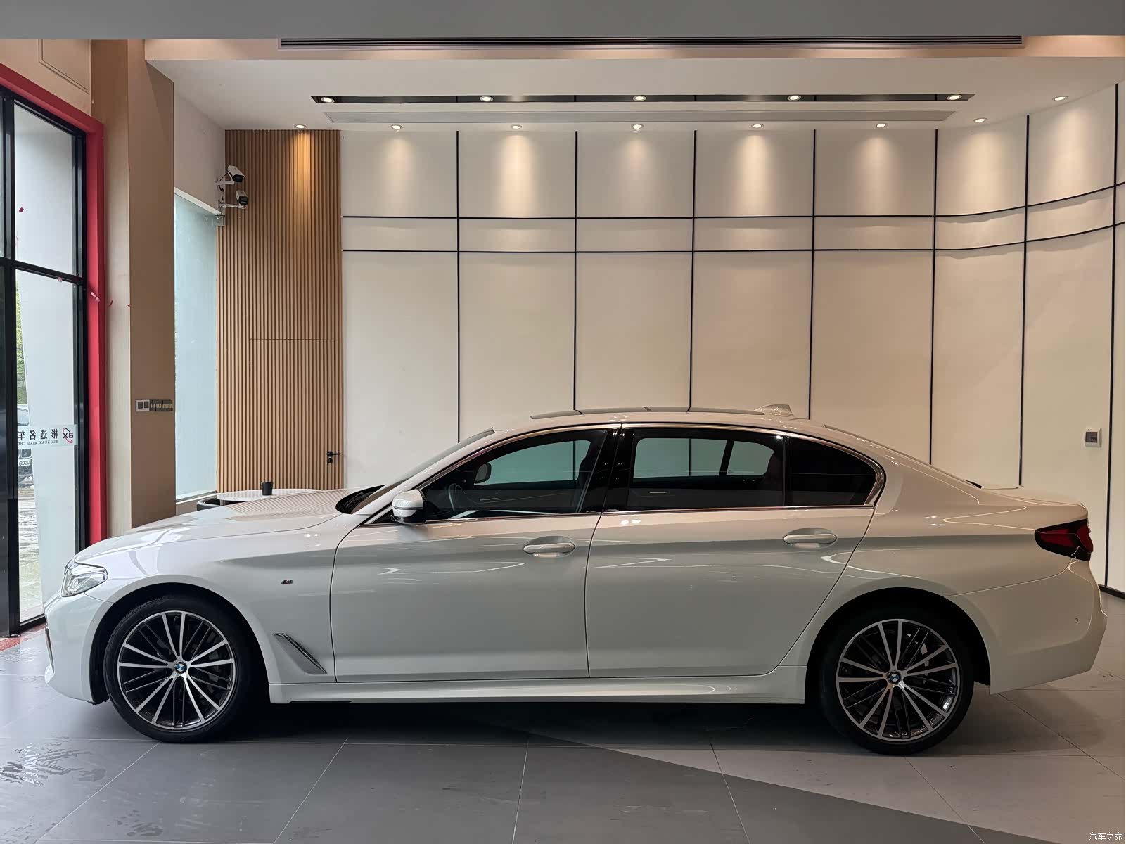 BMW 5 Series, 2020 4