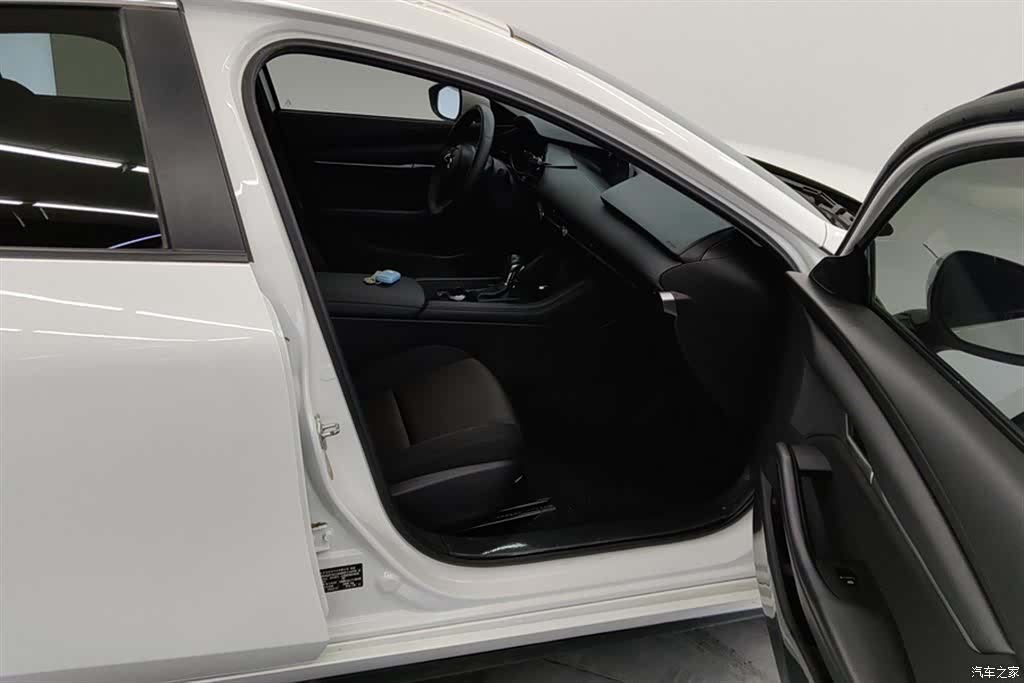 Mazda Mazda3, 2022 8