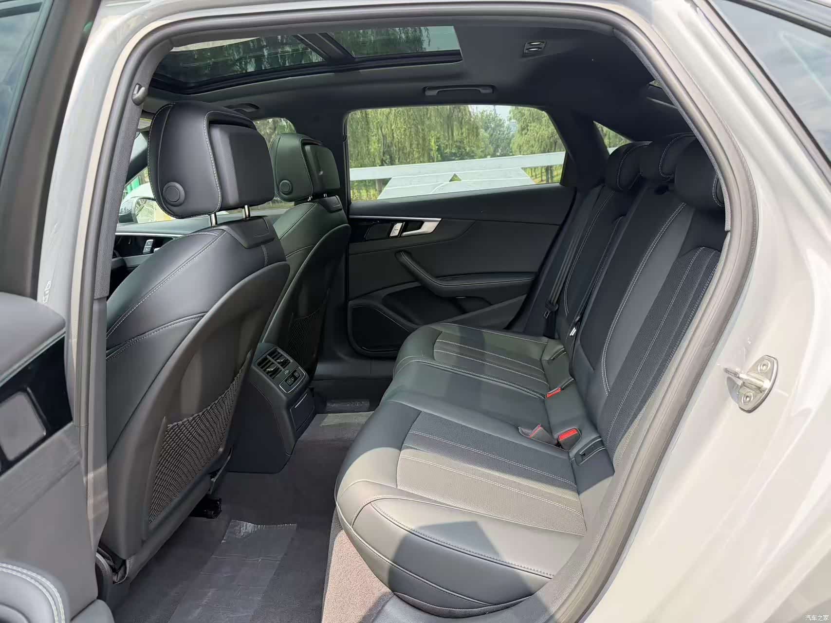 Audi A4L, 2024 11