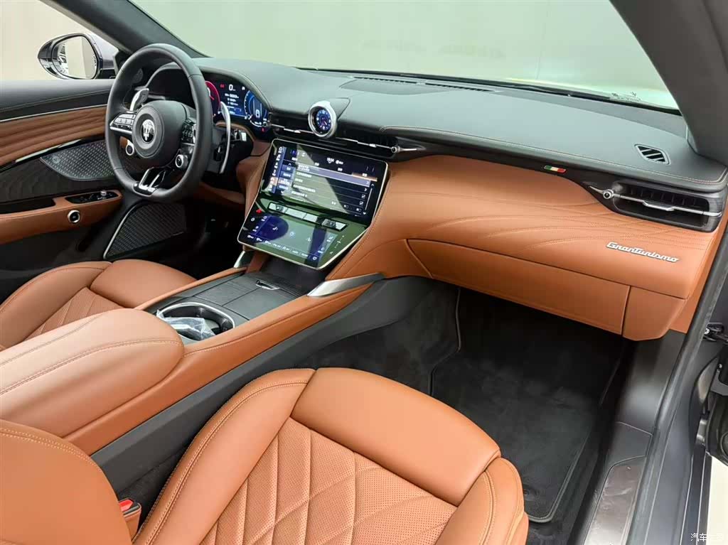 Maserati GranTurismo, 2024 10