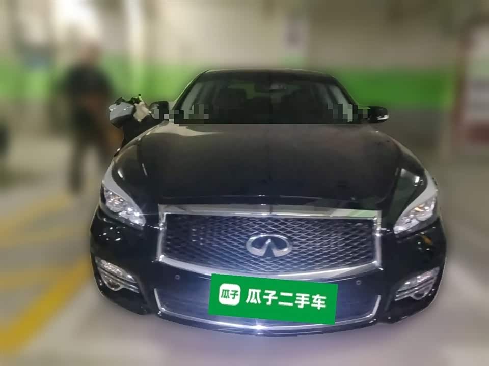 Infiniti Q70