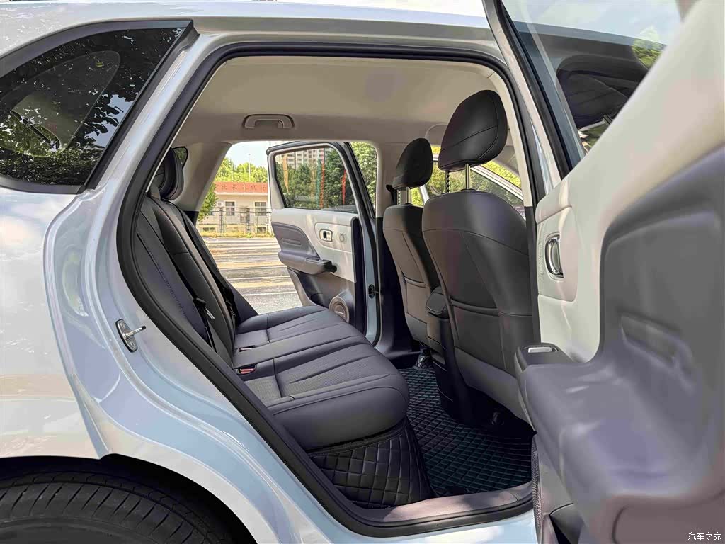Leapmotor B10, 2025 18