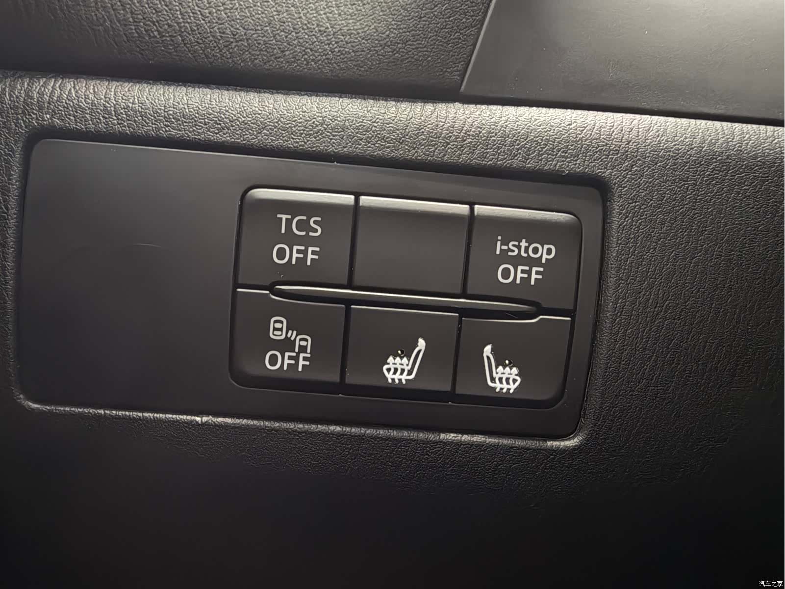 Mazda CX-4, 2023 13