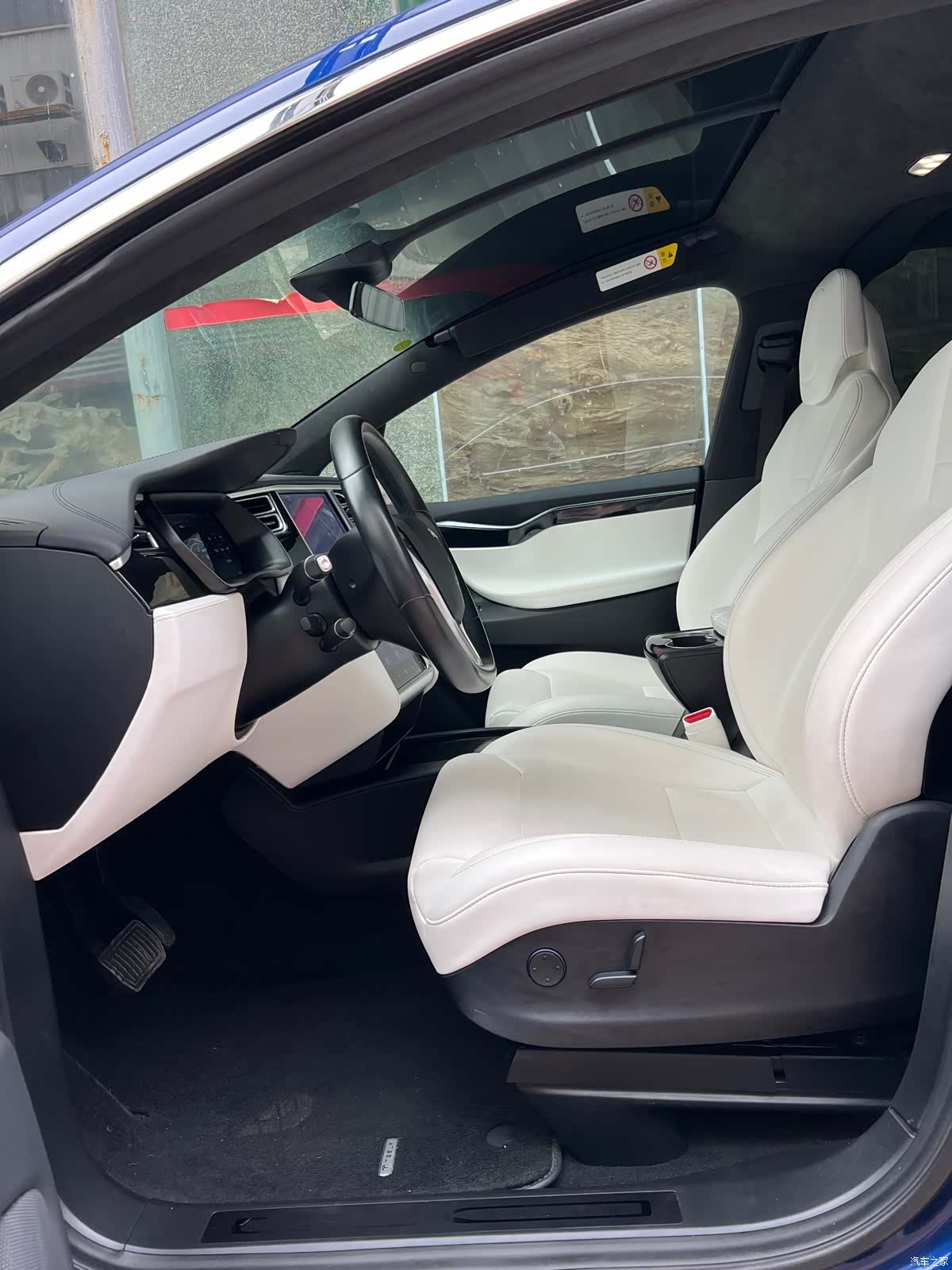 Tesla Model X, 2017 3