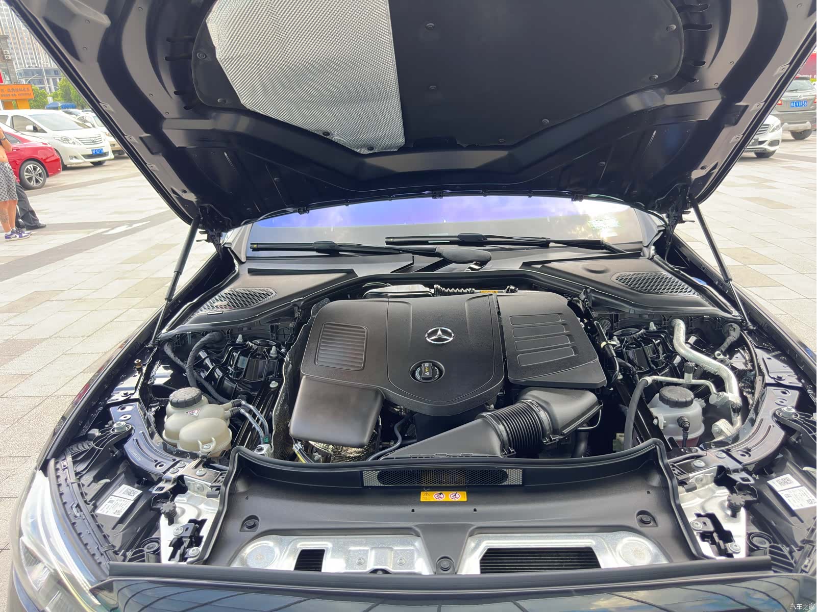 Mercedes-Benz E-Class, 2024 28