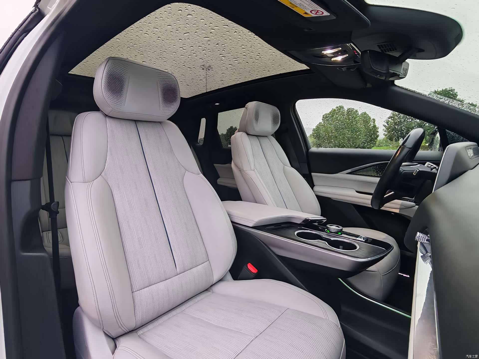 Cadillac IQ, 2022 33