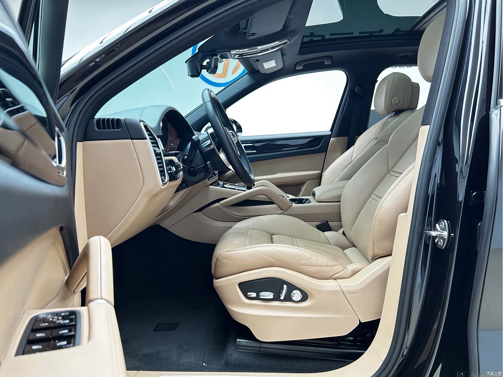 Porsche Cayenne, 2018 все фото