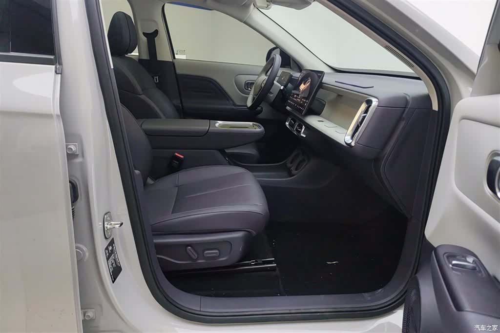 Leapmotor B10, 2025 8