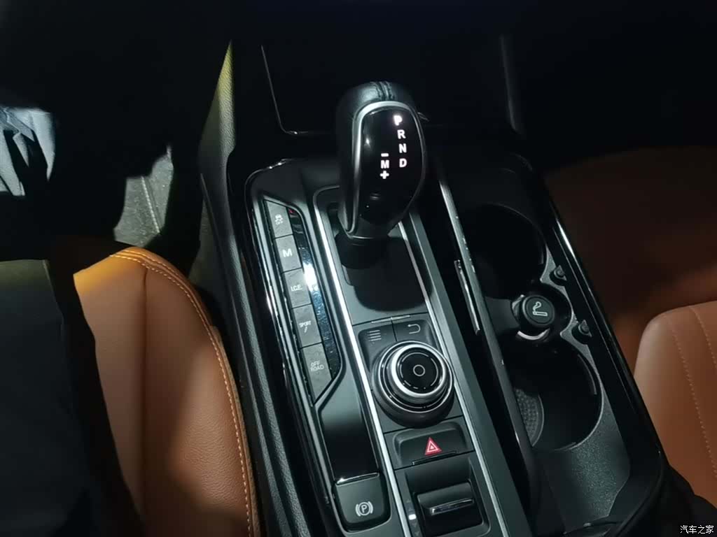 Maserati Levante, 2018 14