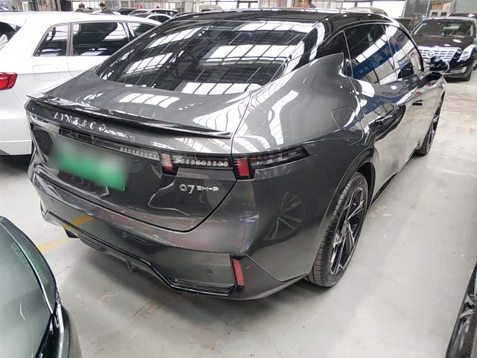Lynk & Co 07 EM-P