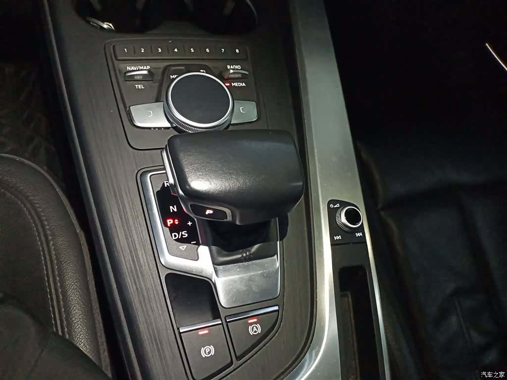 Audi A4L, 2019 6