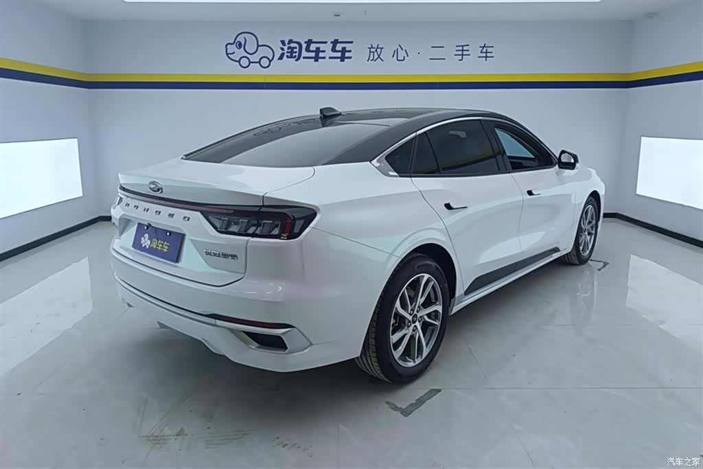 Ford Mondeo, 2023 3