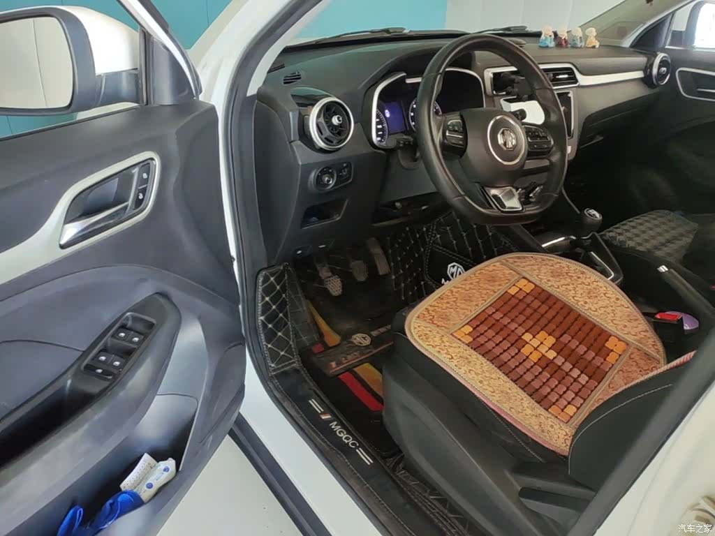 MG ZS, 2018 16
