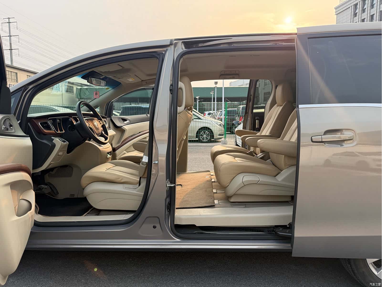 Buick GL8, 2018 16