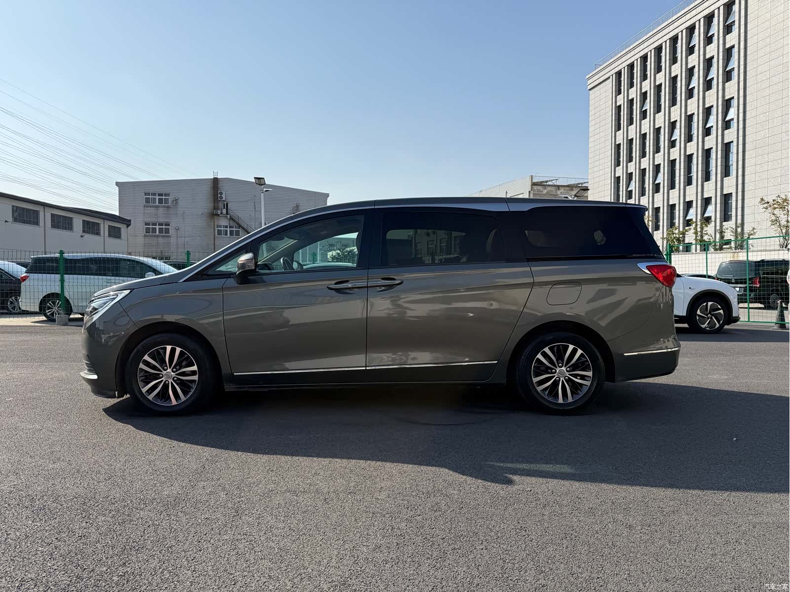 Buick GL8, 2019 12